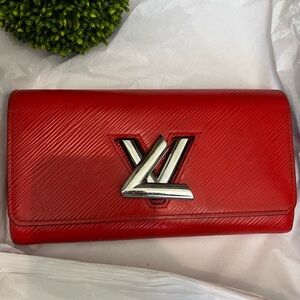 Authentic Louis Vuitton twist wallet
